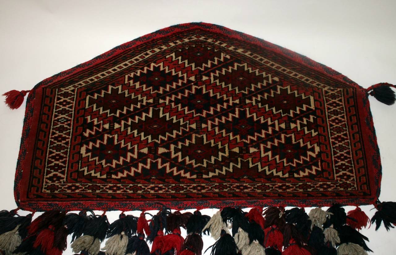 Antikes türkisches Asmalyk-Kamelien-Trappen-Textilien-Wandbehang (Handgeknüpft) im Angebot
