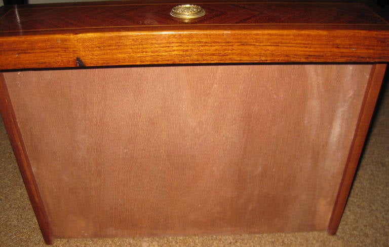 Art Deco 20th century Italian Mahogany and Inlaid Kingswood Console Table For Sale