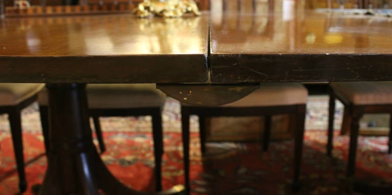 Table de salle à manger Sheraton monumentale à quatre piédestaux en acajou du XVIIIe siècle  en vente 1