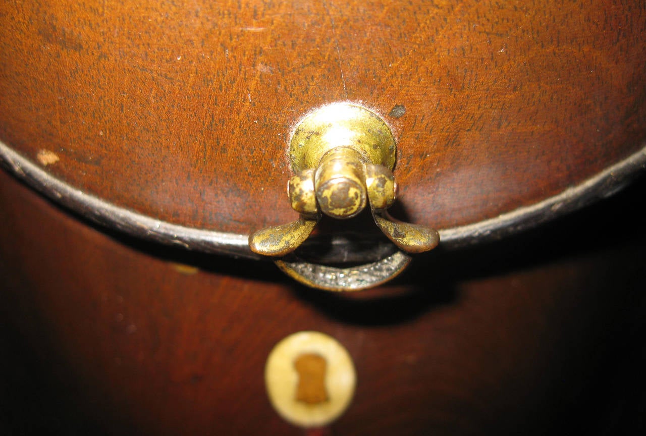 18th Century English  Inlaid Mahogany Knife Box In Good Condition In Savannah, GA