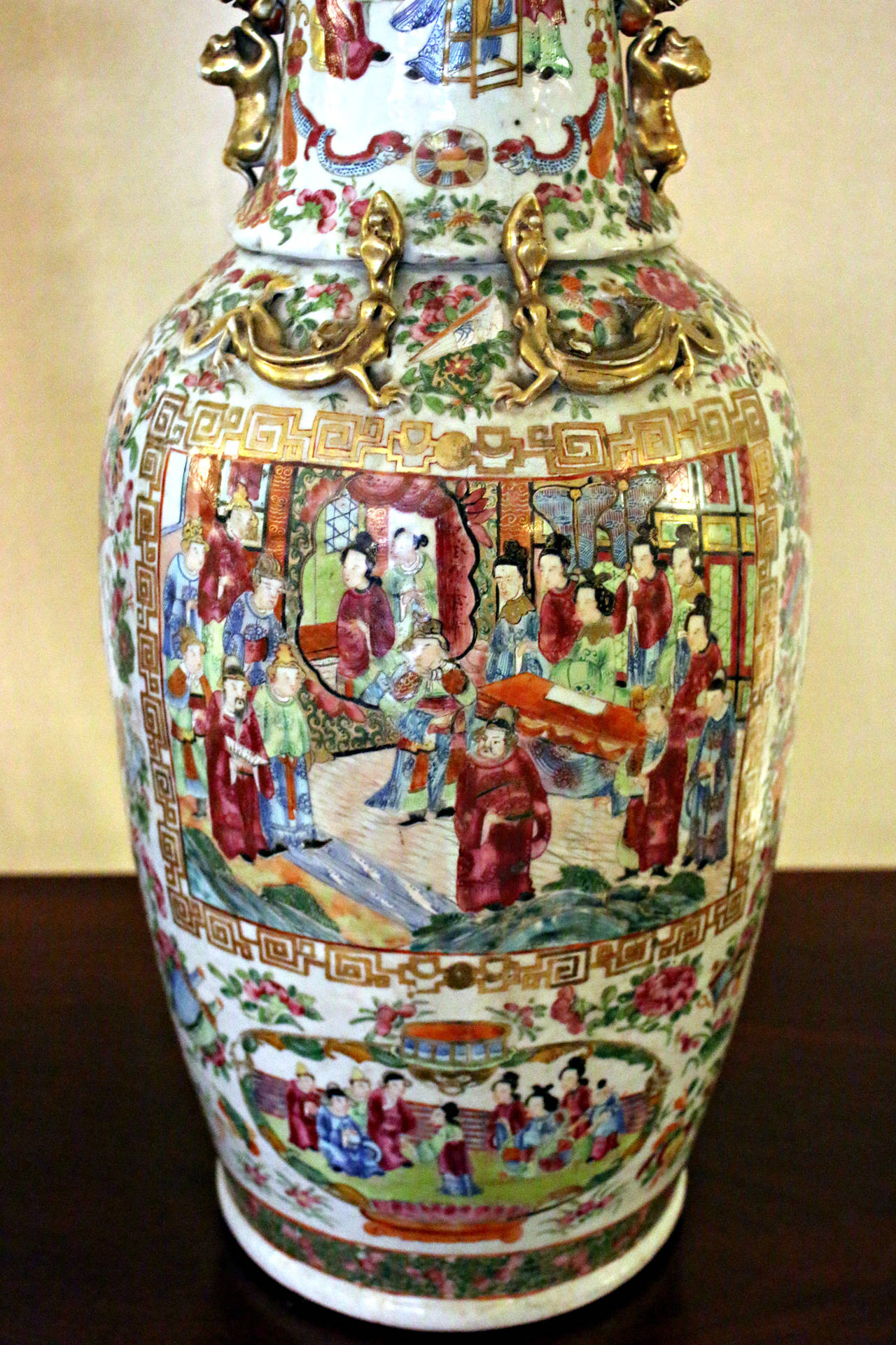 19th Century Chinese Export Temple Vases in Monumental Size In Good Condition In Savannah, GA