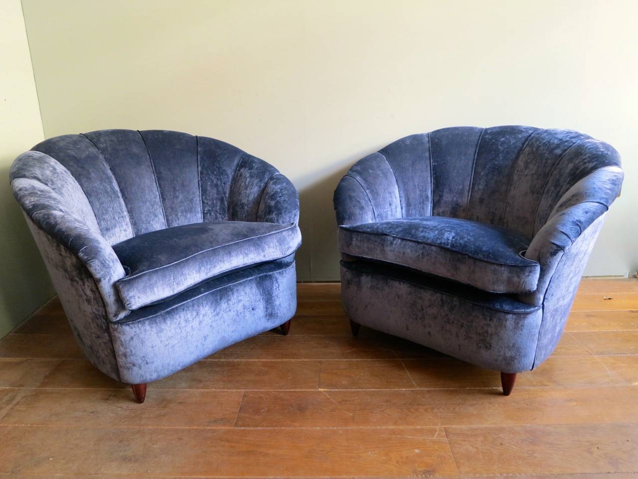 Pair of 1950s Italian Armchairs 1