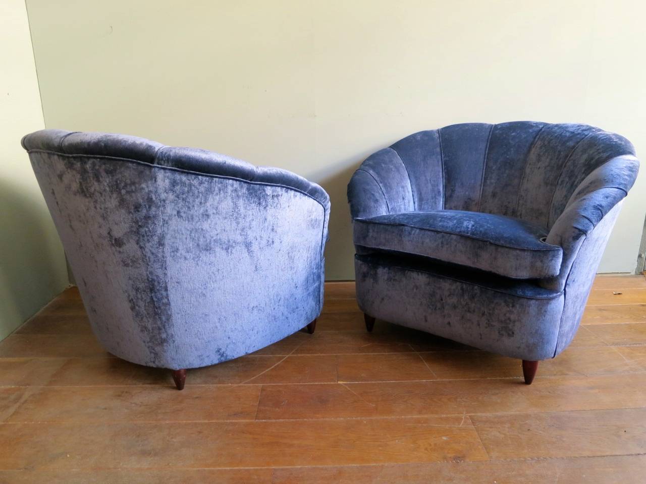 Pair of 1950s Italian Armchairs In Excellent Condition In London, GB