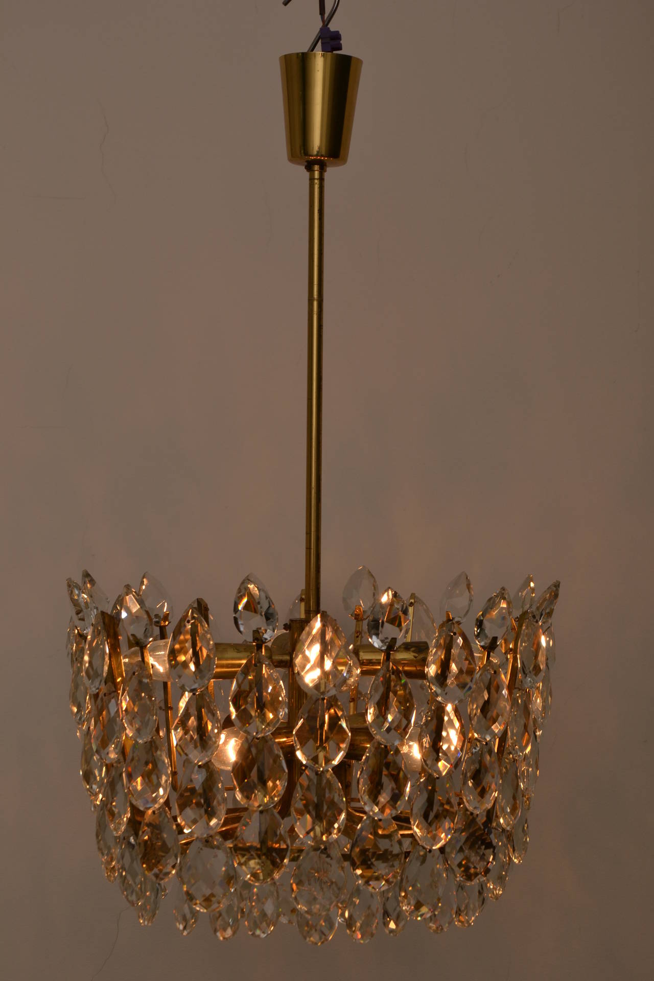 Mid-Century Modern Mid Century Modern 1955 Bakalowits Sohne Crystal Brass Chandelier Pendant Light For Sale
