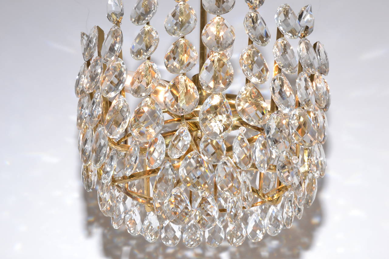 Mid Century Modern 1955 Bakalowits Sohne Crystal Brass Chandelier Pendant Light In Excellent Condition For Sale In Wien, AT