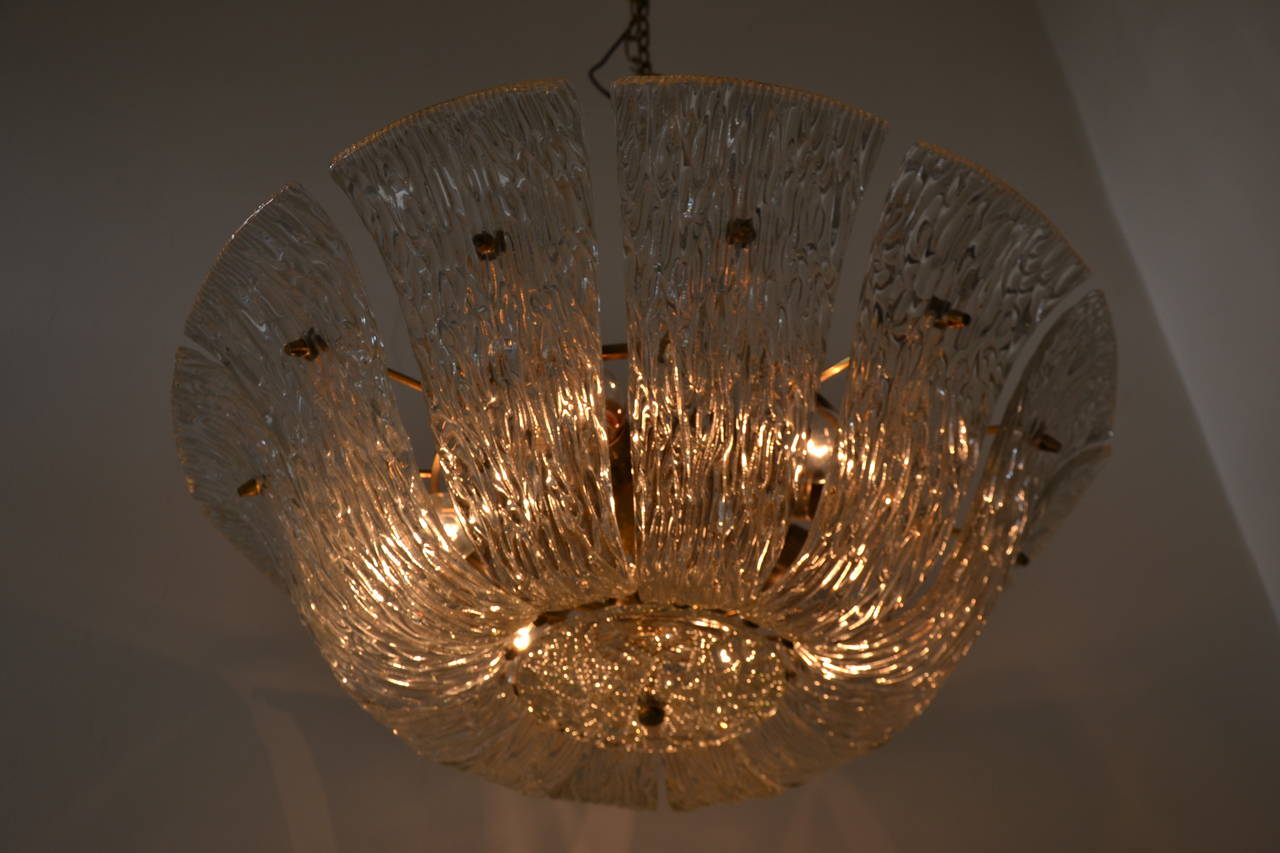 Grand Kalmar Chandelier with Curved and Textured Glass In Excellent Condition For Sale In Wien, AT