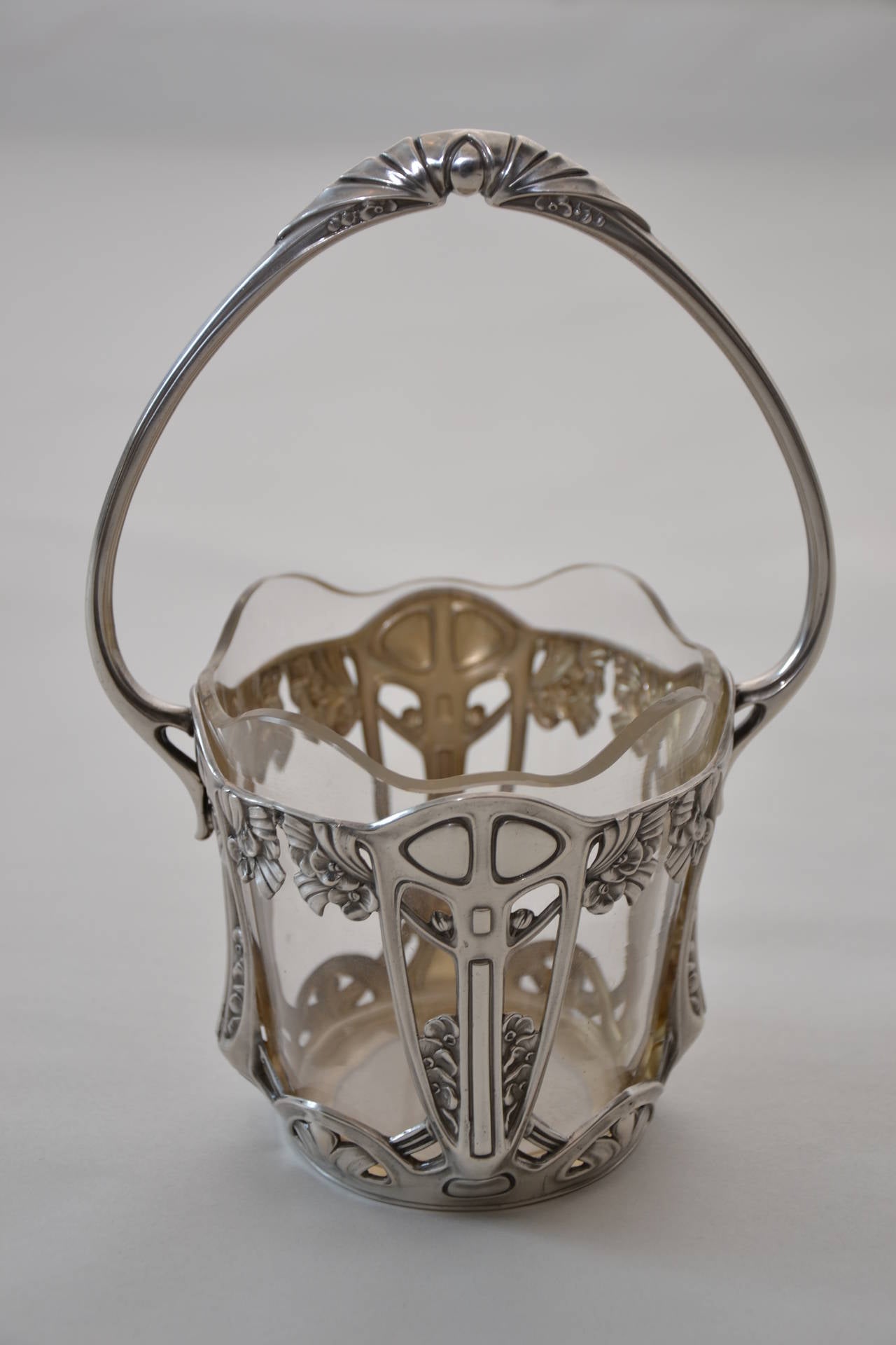 Silberne Blumenschale mit Originalglas (Jugendstil) im Angebot