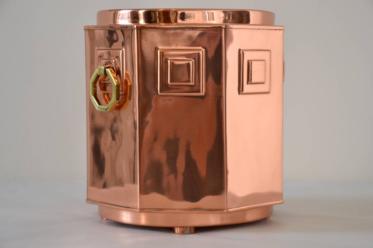 Flower pot copper and brass
polished and stove enamelled