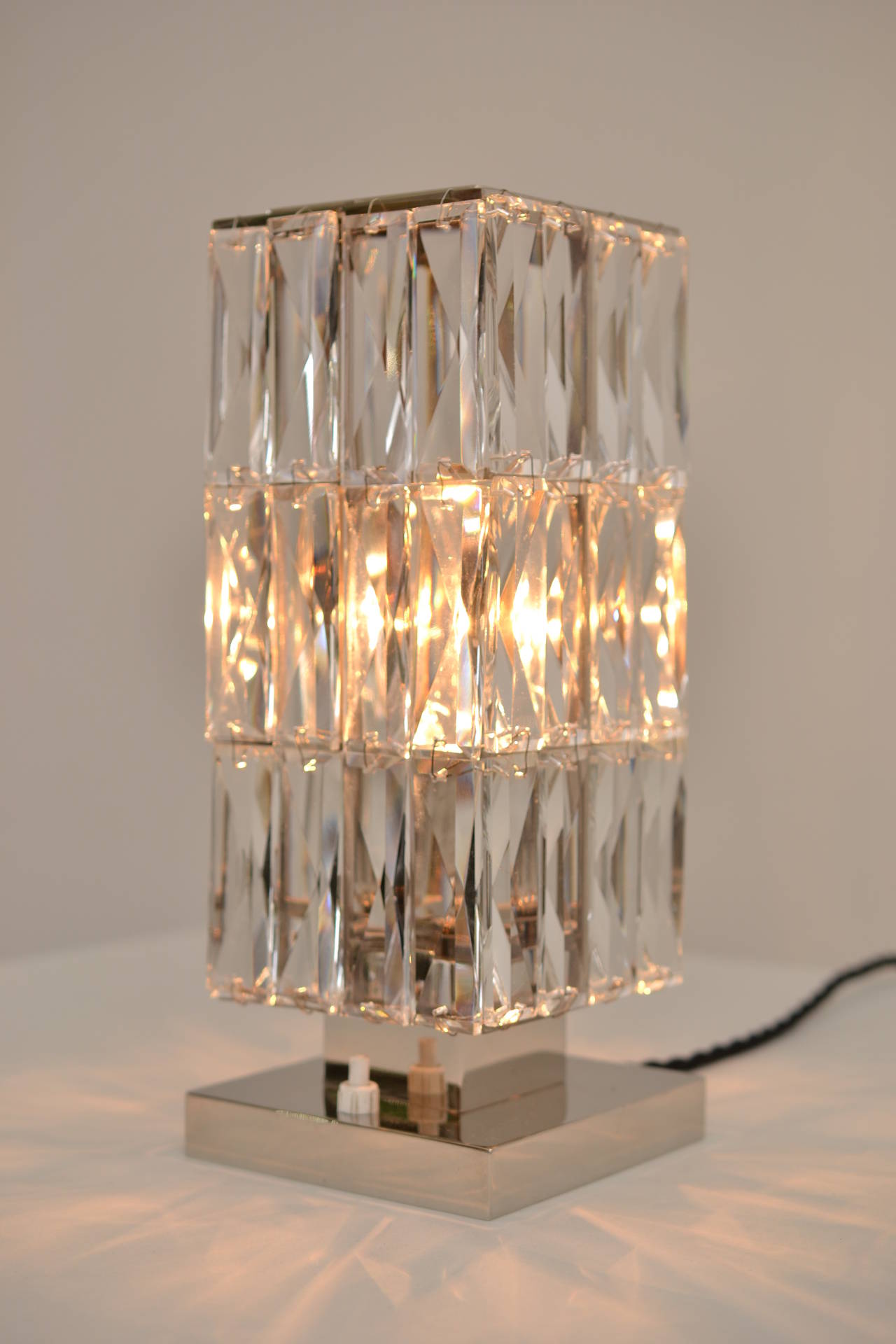 Crystal Glass Table Lamp Manufactured by Bakalowits, Vienna, 1950 In Excellent Condition In Wien, AT