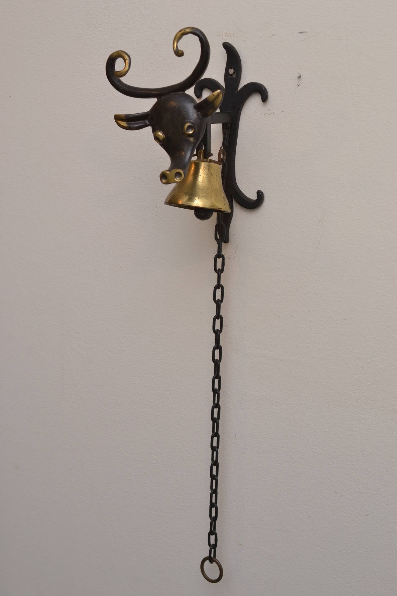 design by Walter Bosse, executed by Baller/Vienna in the 1950s.
Original condition
