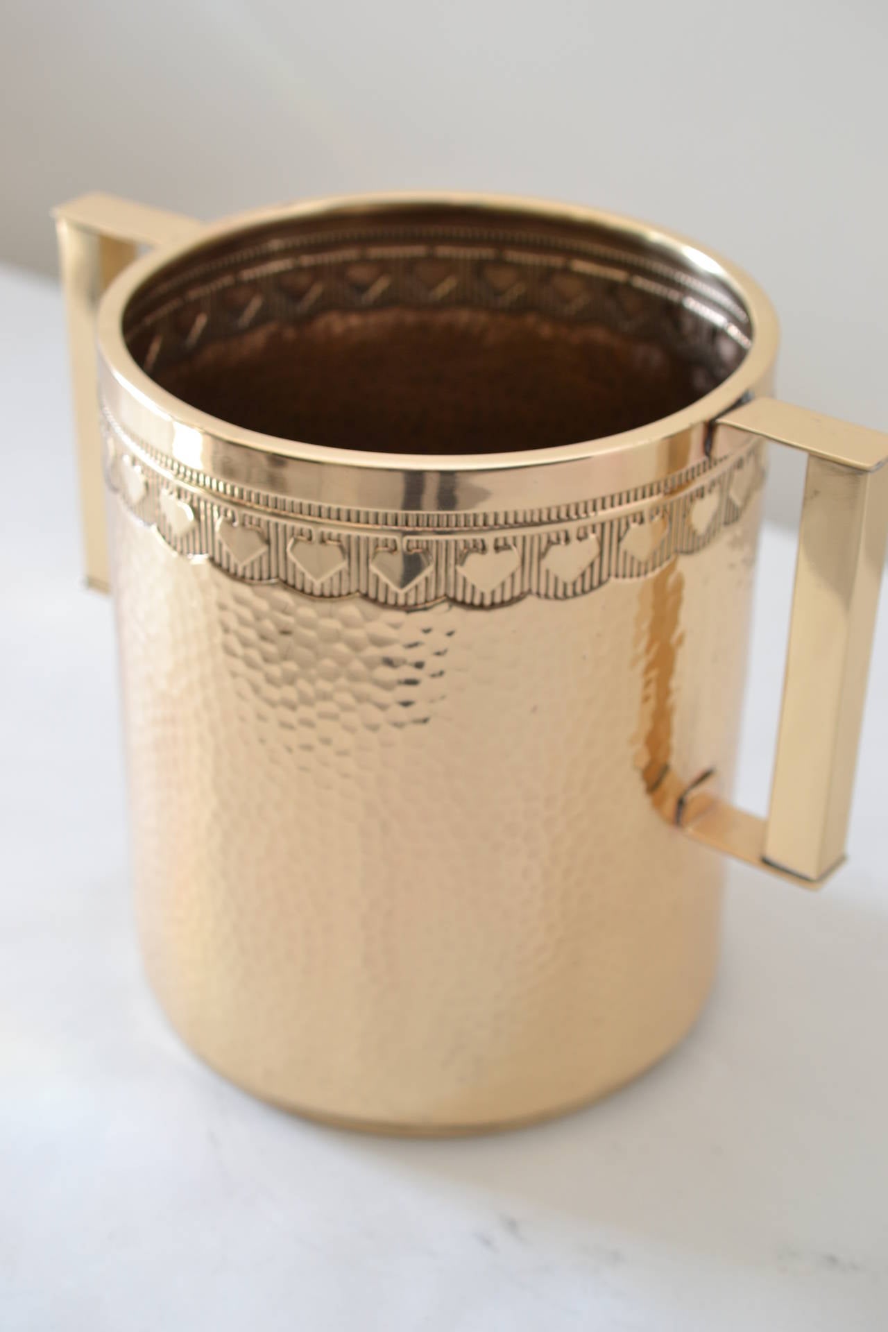 GBN Bavaria Brass Hammered Champagne Cooler In Excellent Condition In Wien, AT