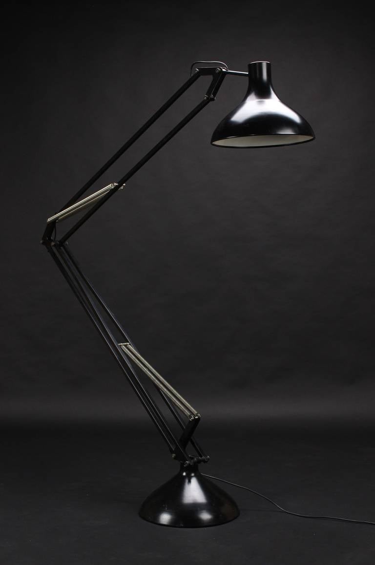 Giant Black Metal Drafting Floor Lamp, Italy 1970's For Sale 2