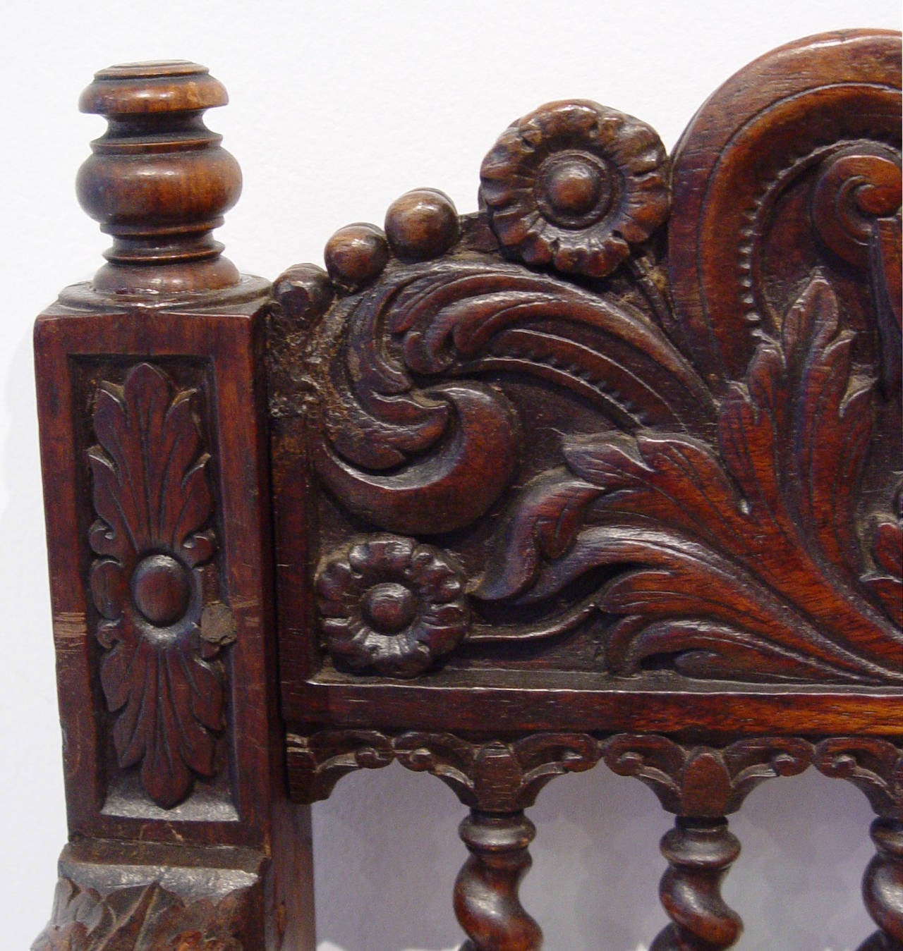 Extremely Rare Late 17th Century Colonial Indonesian Armchair For Sale 1