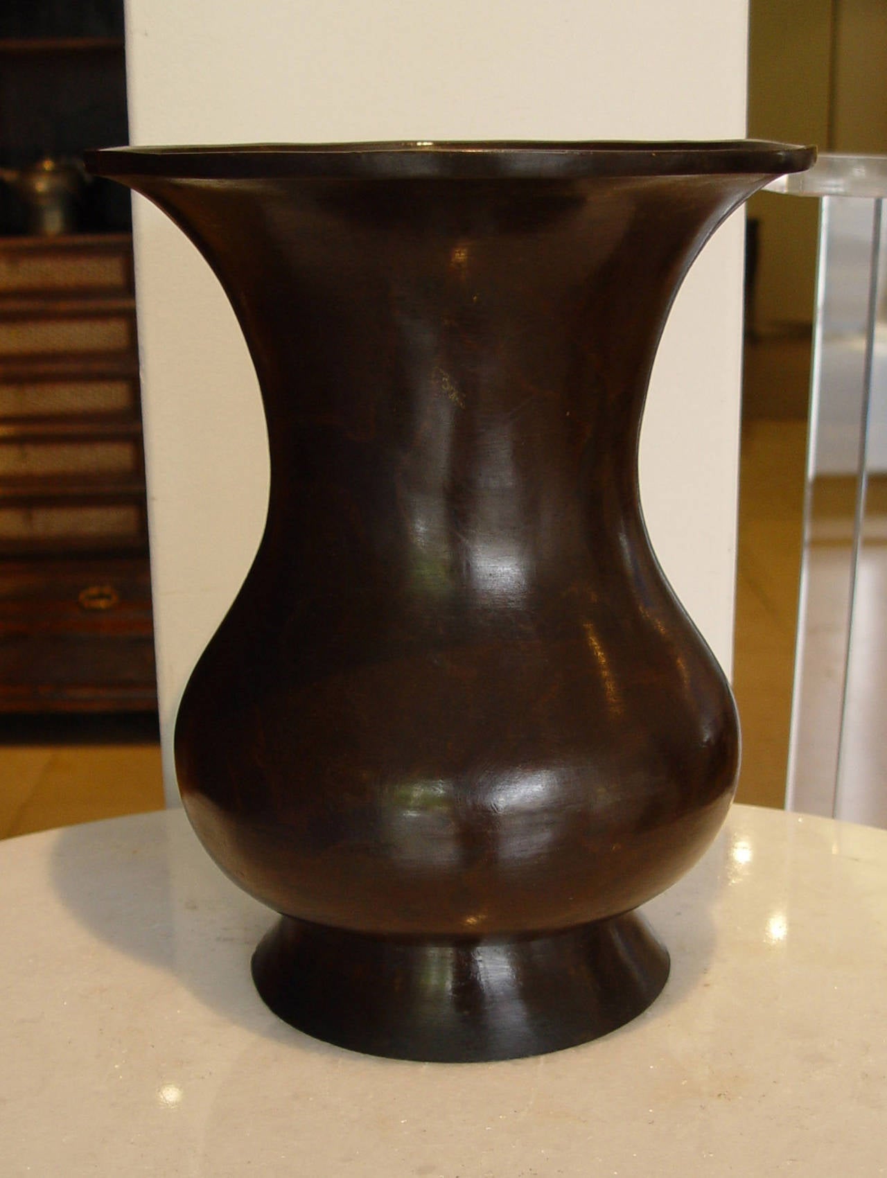 A patinated bronze vase in shape of a baluster, 
Japan, late Edo period (1600-1868)
