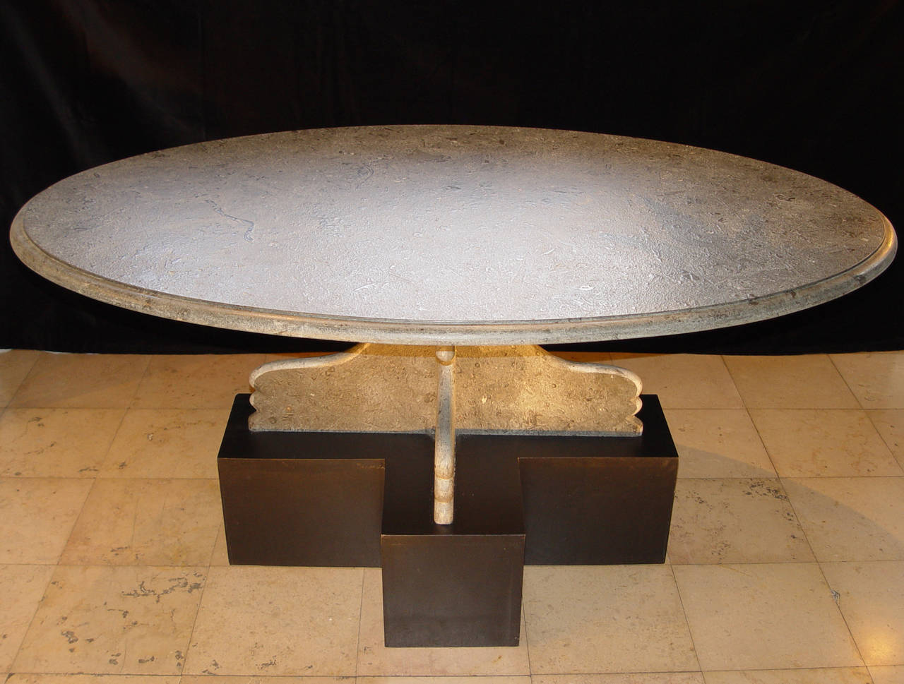 Oval Brasilian Green Slate Coffee Table In Excellent Condition For Sale In Paris, FR