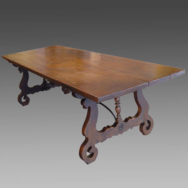 17th Century Exceptional Mansion Walnut Spanish Table