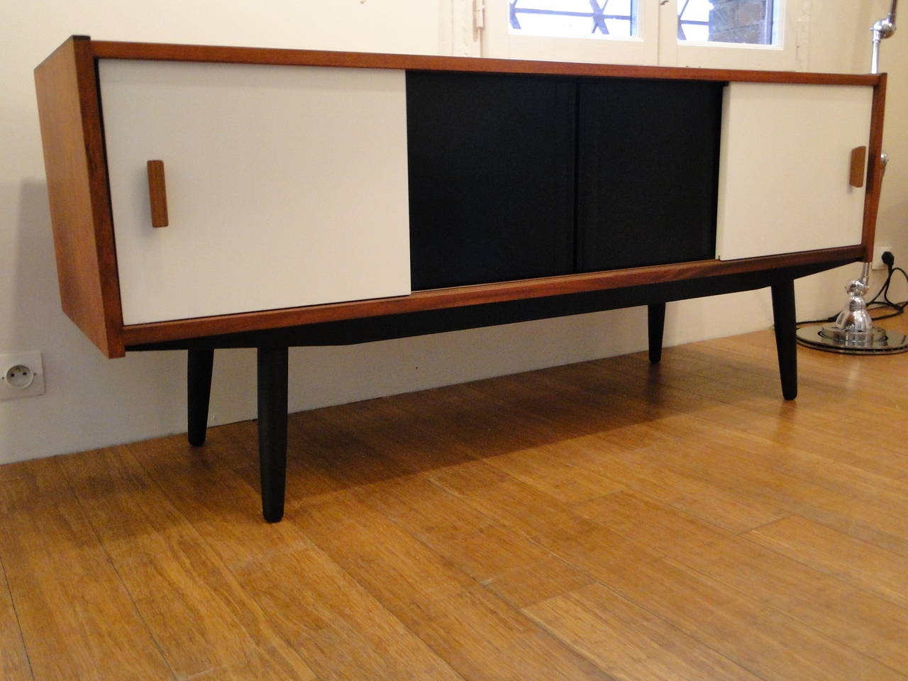 Danish Flat Teak Sideboard with White and Black Lacquered Doors For Sale