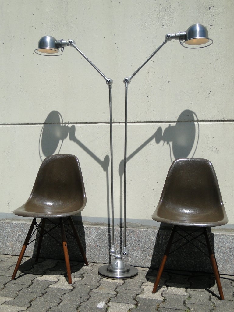 Vintage double 2-armed French industrial JIELDE floor /reading lamp

designed in the 1950's by Jean-Louis Domecq

This Original outstanding Jielde floor lamp was restored carefully and professionelly brushed 
Dimensions on both sides
1st arm