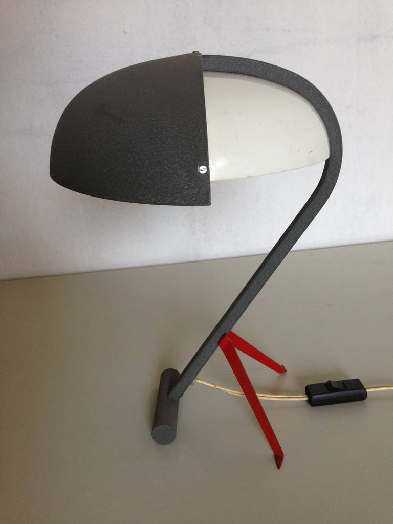 rare lampe de table des années 50 conçue par Louis Kalf pour Philips
