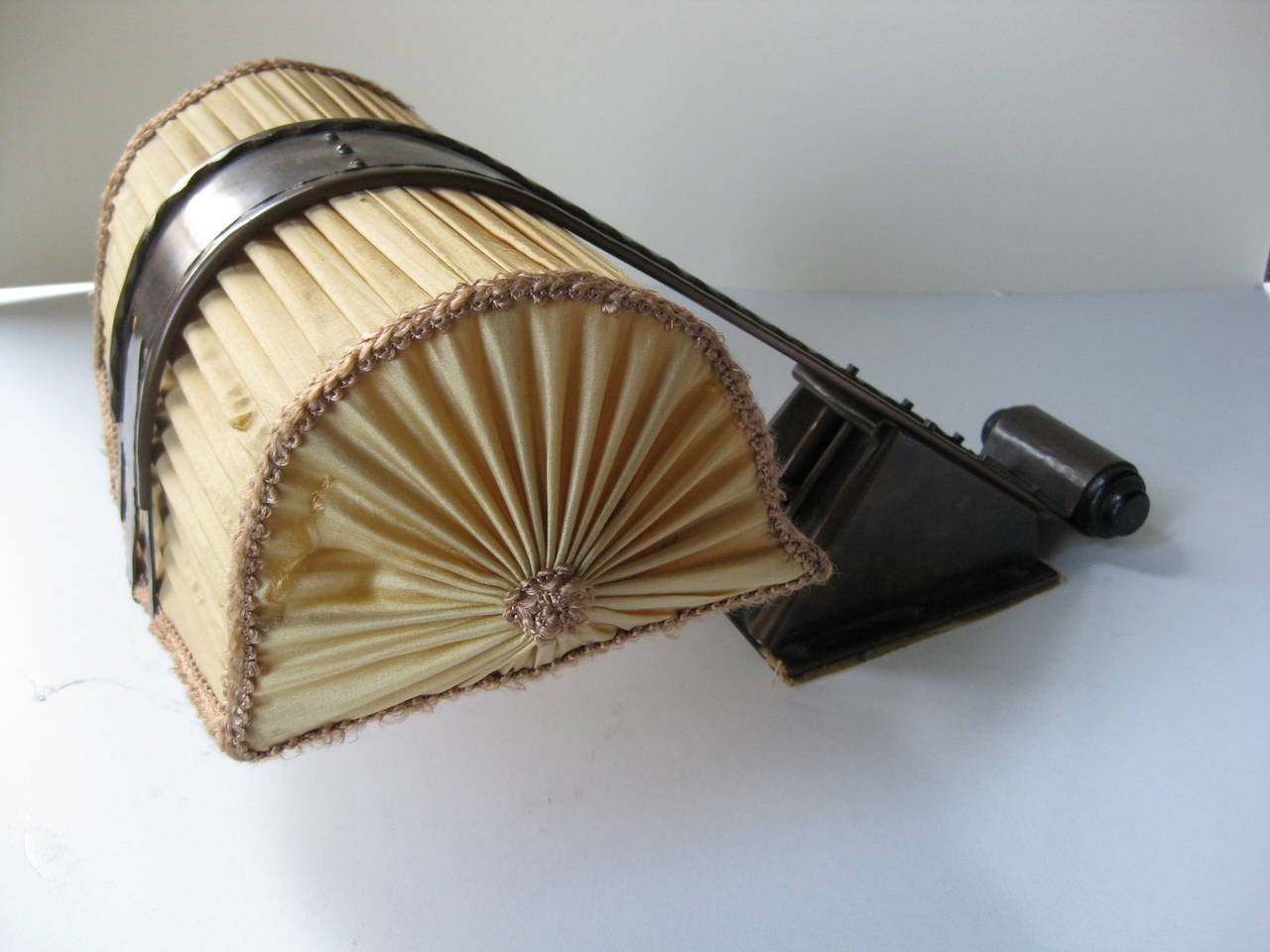 Amsterdamse school table lamp