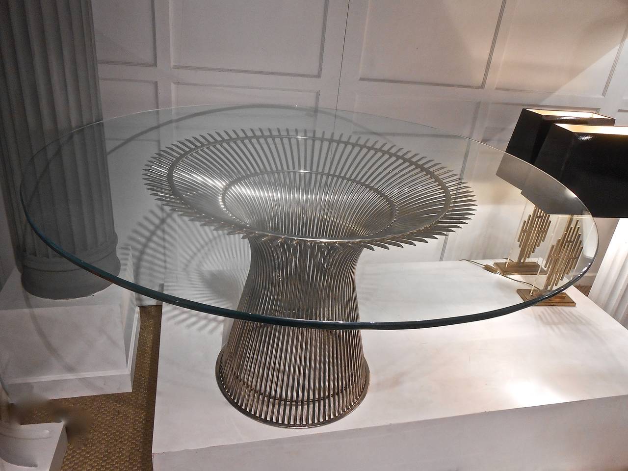 Iconic , designed by  sculptor W.Platner for Knoll.
Thick glass top.
Chromed version.