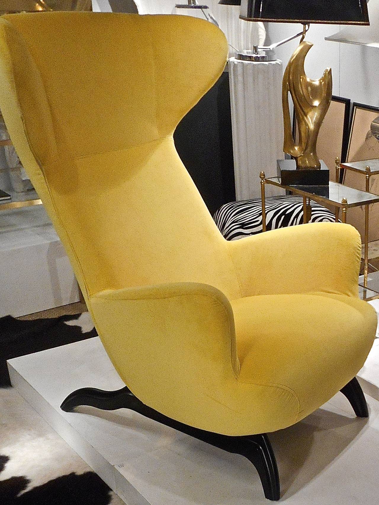 Ardea armchair  (Zanotta).
Lining is removable.
Yellow velvet ,new upholstery,mint condition.
Black ebonized feet.