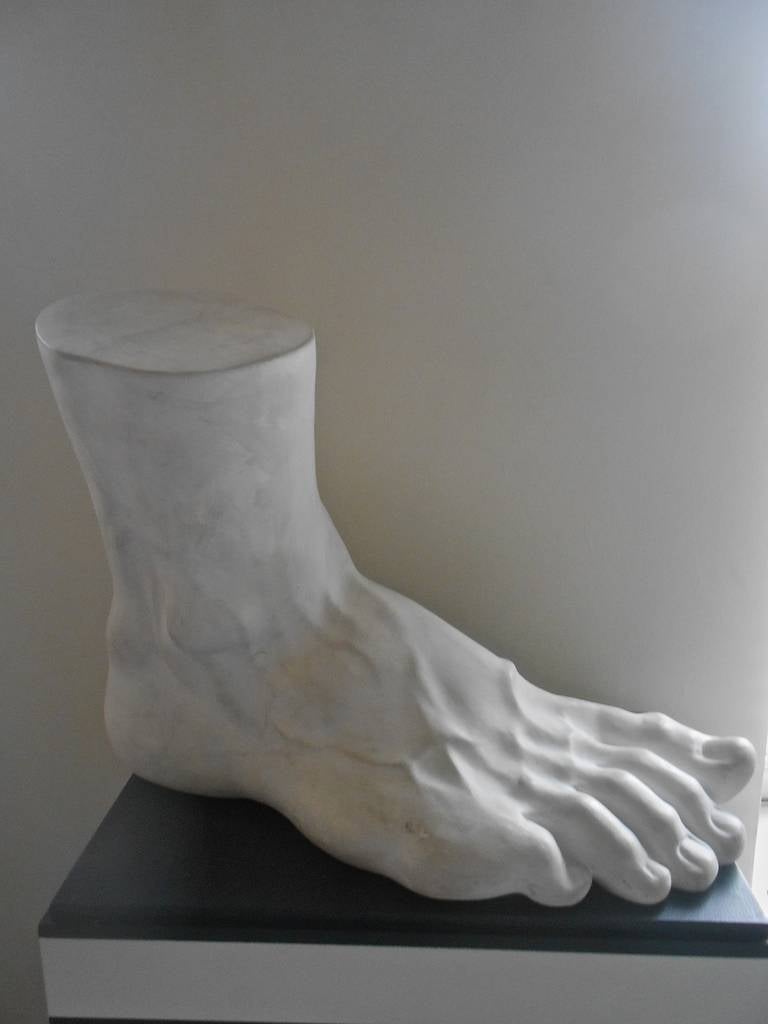 From a sculptor studio, a impressive foot of Hercules.
Circa 1950.

