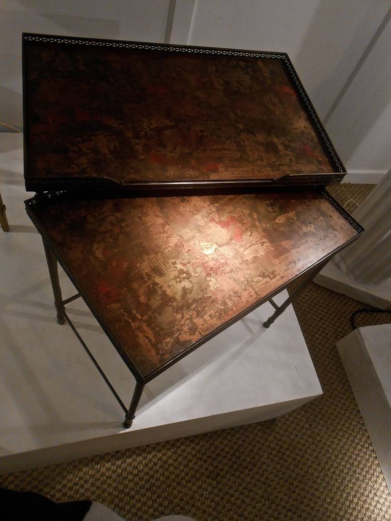 French Elegant Set of Nesting Tables For Sale