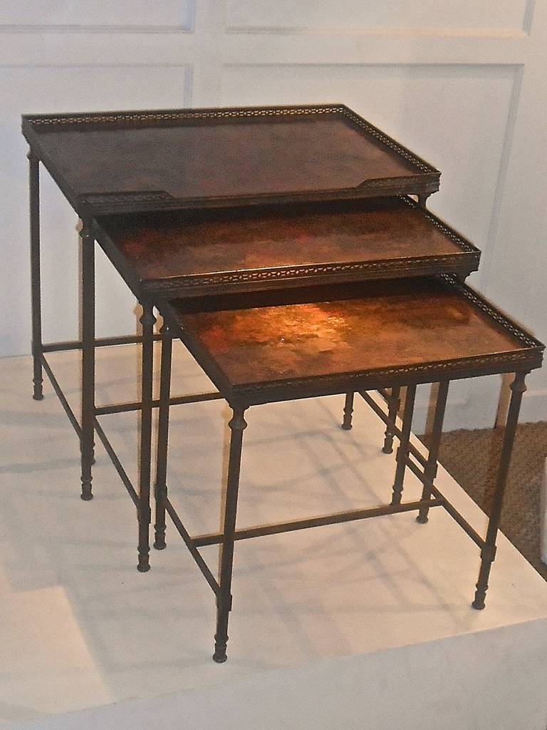 In bronze with lacquered tops ( signed )
J.ch COURTENAY laqueur