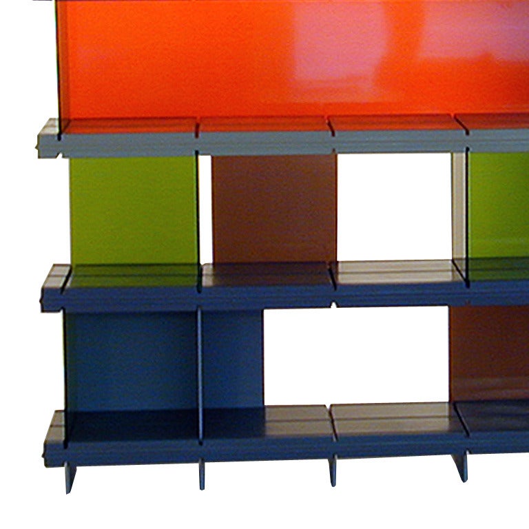 Plastic shelf, sérigraphiés glasses and lacquered wood.
Edition Néotu, 2000.

Ronan Bouroullec (1971) Et Erwan Bouroullec (1976), France.
 
Ronan Bouroullec, a graduate of the École Nationale Supérieure des Arts Décoratifs, began working alone