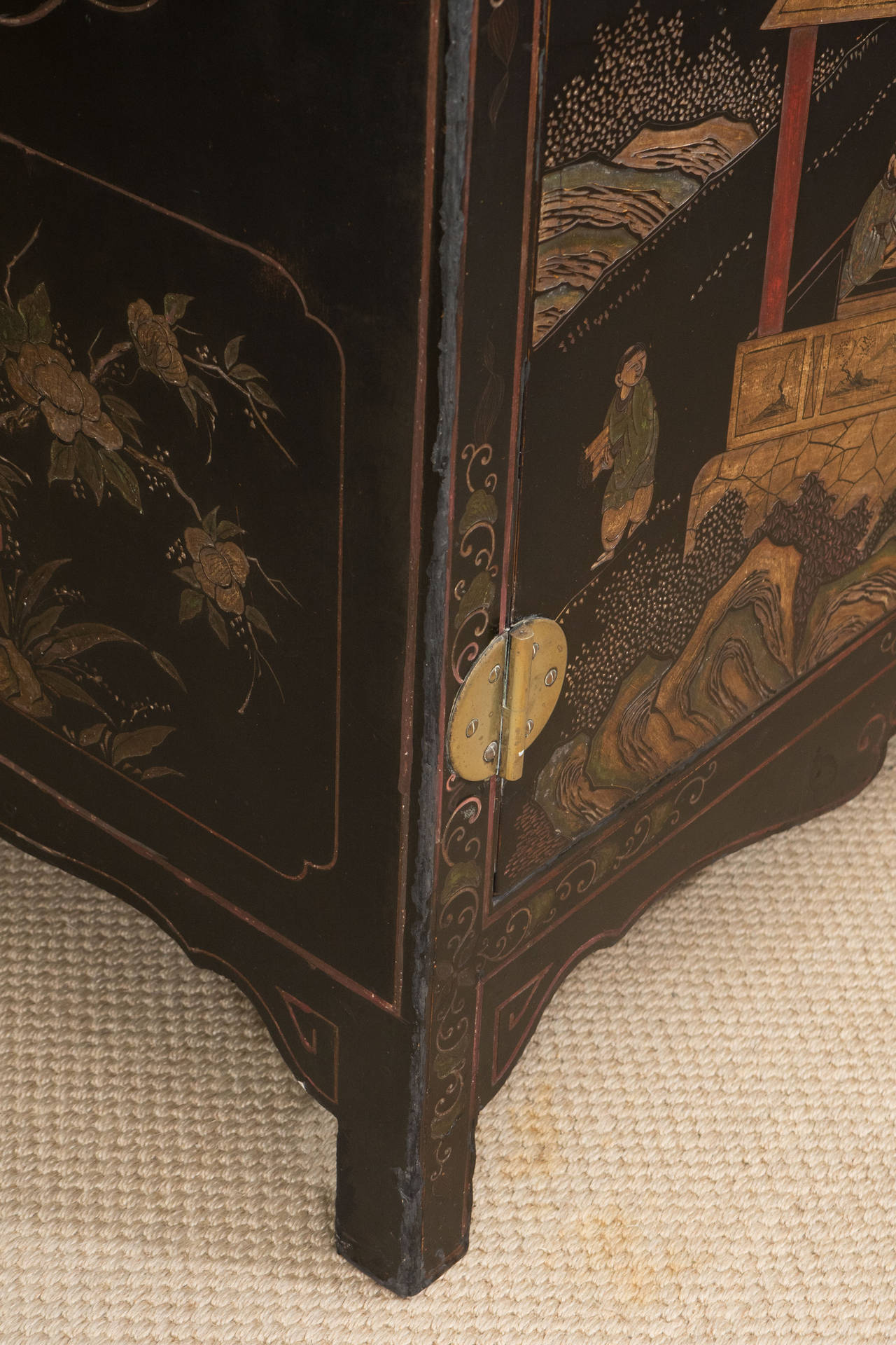 19th Century Chinese Coromandel Lacquer Cabinet 5