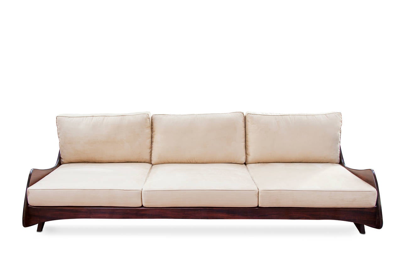 Rare jacaranda sofa by Jorge Zalszupin from the 1970s.