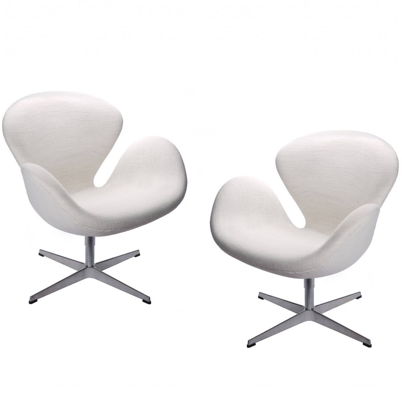 Pair of Swan Chairs by Arne Jacobsen