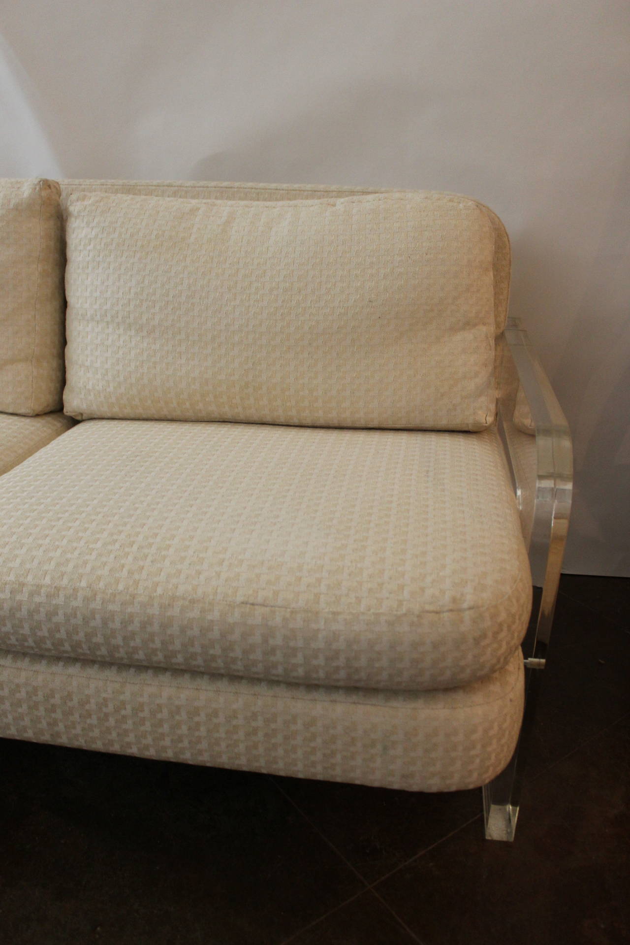 Mid-Century Lucite Sofa In Good Condition For Sale In New Orleans, LA
