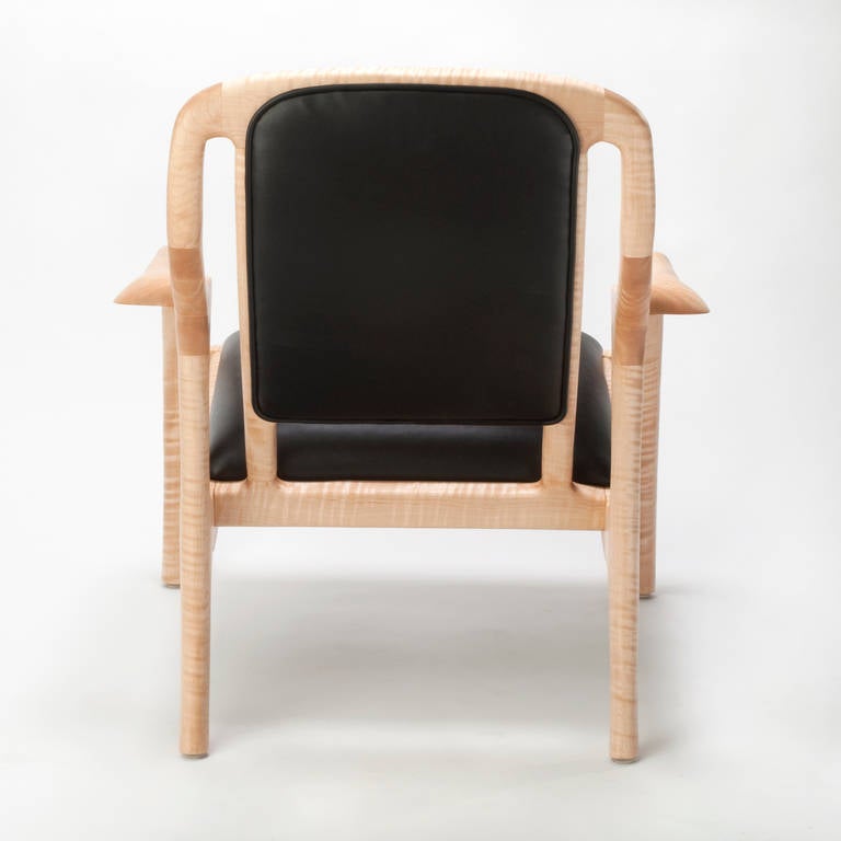 Contemporary Karnali Lounge Chair in Maple For Sale