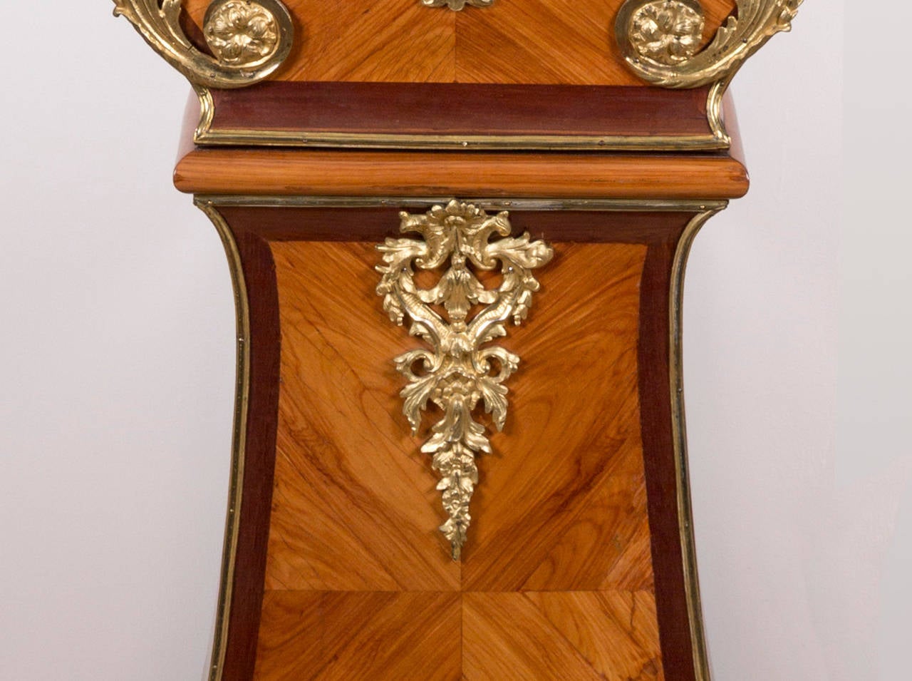 Exceptional French Louis XV Rosewood and Tulipwood Tall Case Clock In Excellent Condition For Sale In Paris, FR