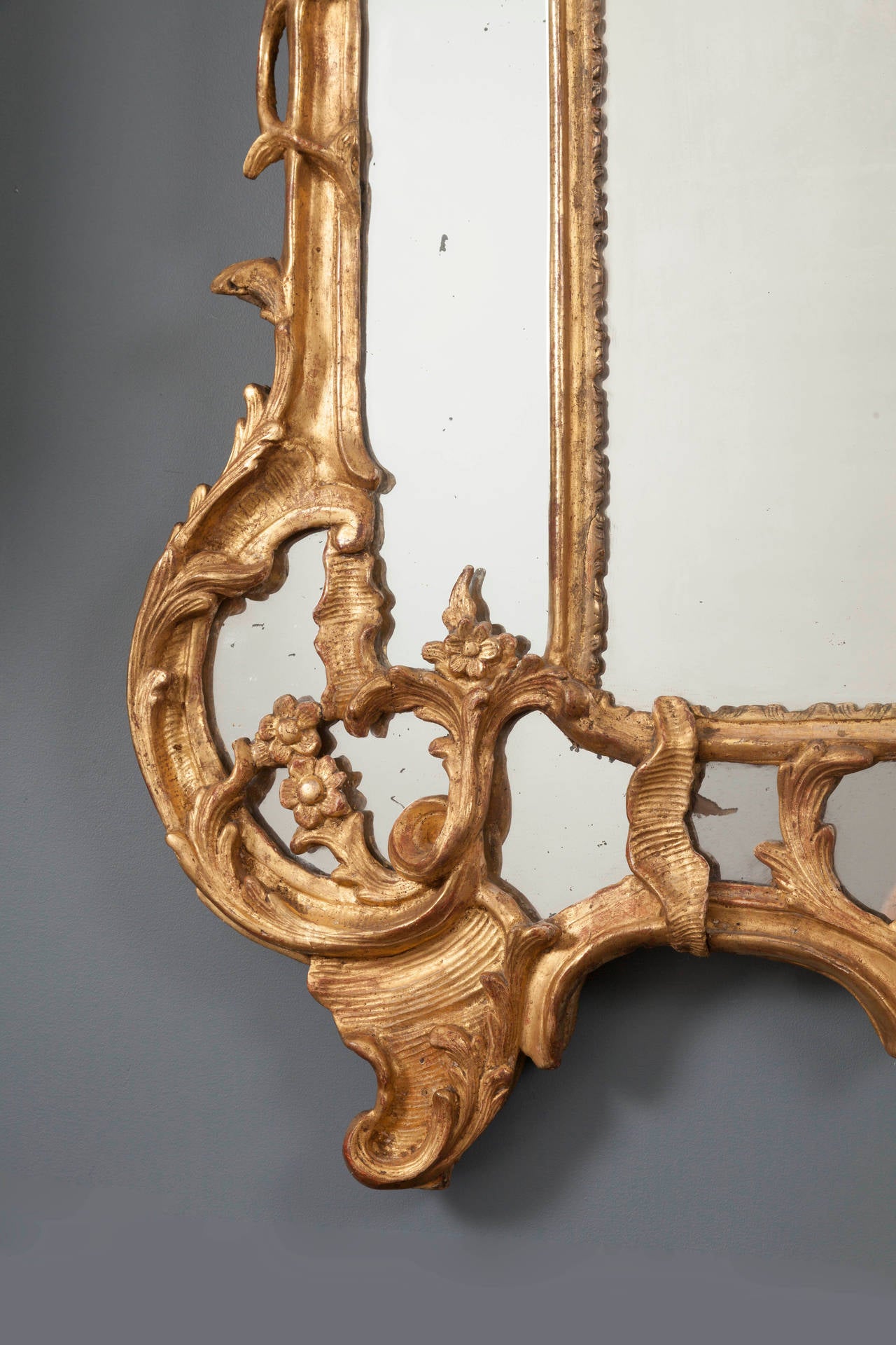 18th Century French Regency Carved Giltwood Mirror For Sale