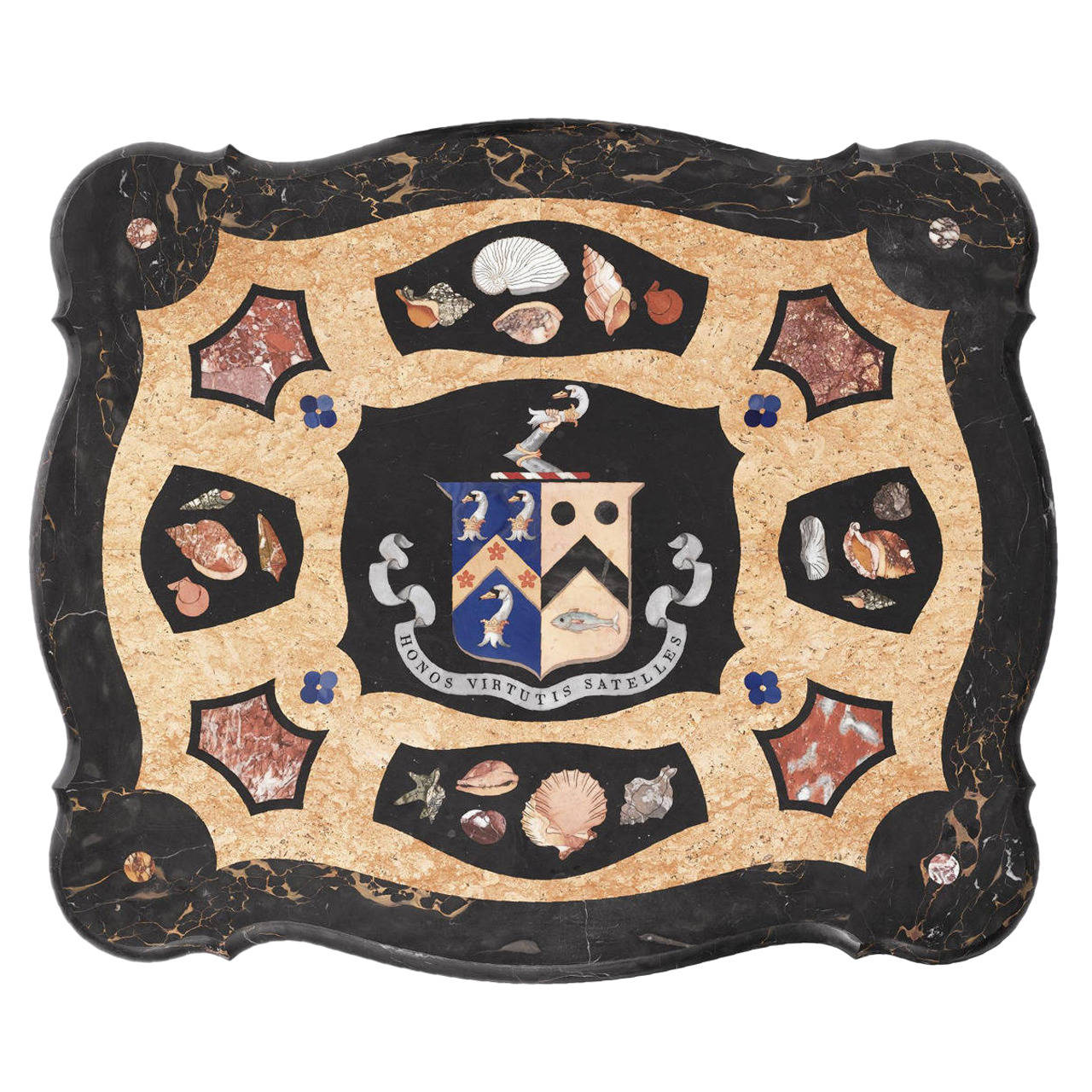 Seltener irischer Wappentisch aus Pietra Dura mit Muscheln