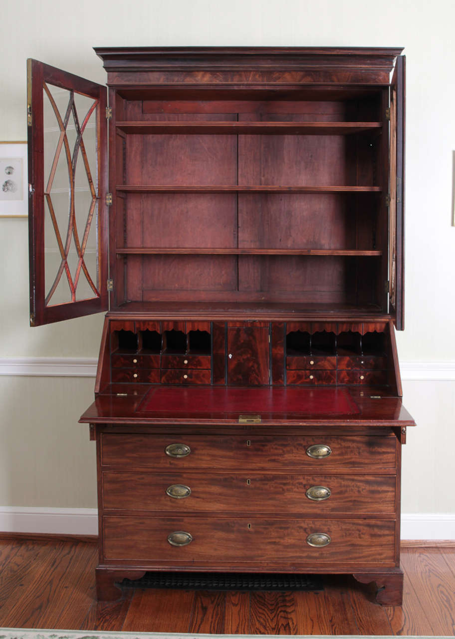 Richly Hued George III Mahogany Bureau Bookcase In Excellent Condition In New York, NY