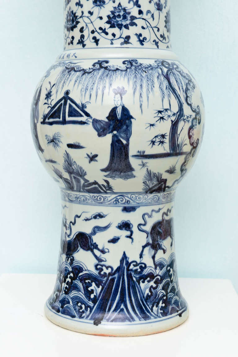 Large Pair of Chinese Porcelain Blue and White Beaker Vases 2