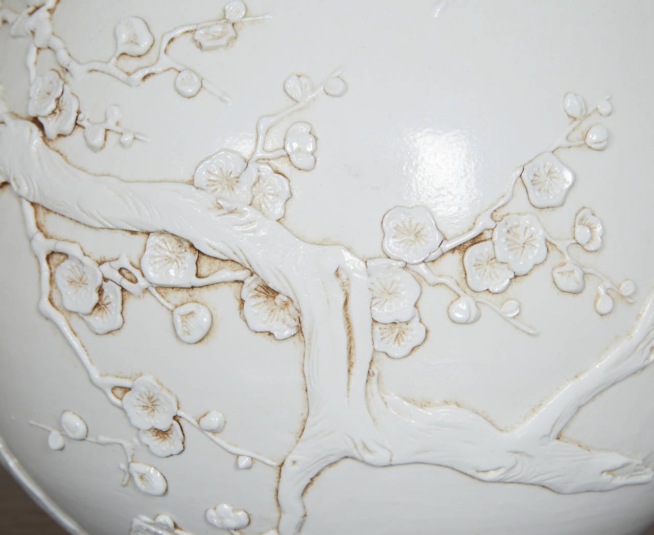 Pair of Chinese Porcelain Blanc de Chine Vases In Excellent Condition In New York, NY