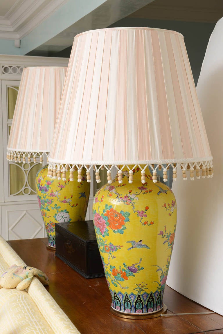 Monumental Pair of Chinese Export Porcelain Yellow Lamps 3