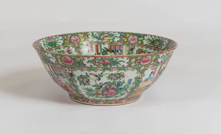 Chinese Export Porcelain Famille Rose Punch Bowl In Excellent Condition In New York, NY