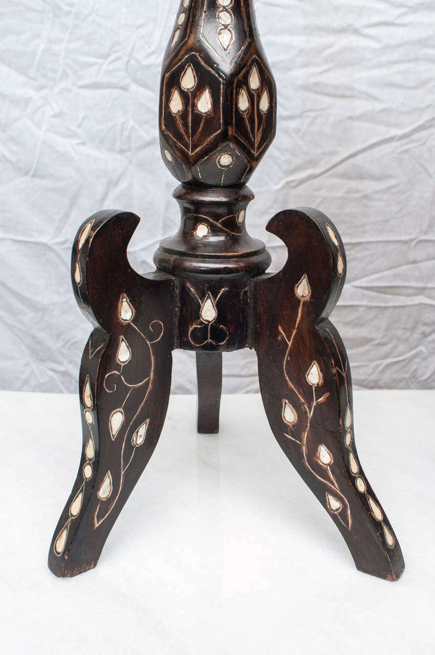 Paire de tables d'appoint ottomanes Empire en marqueterie de nacre 3