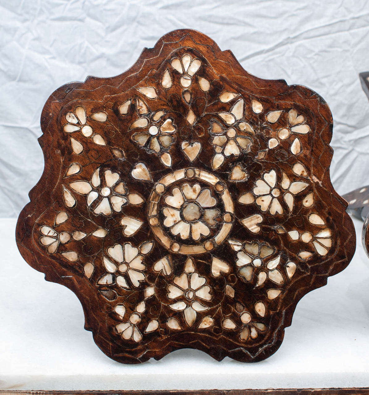Fin du XIXe siècle Paire de tables d'appoint ottomanes Empire en marqueterie de nacre
