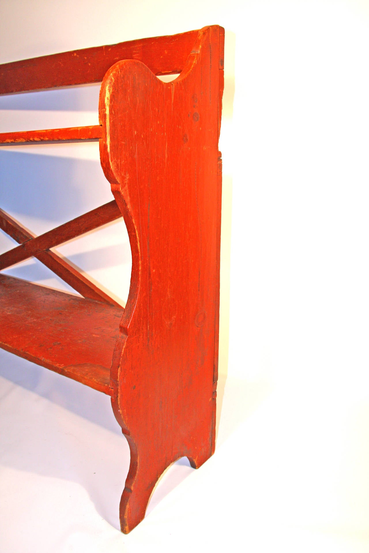 19th Century Pennsylvania Painted Pine Bucket Bench in Old Red Surface For Sale 1