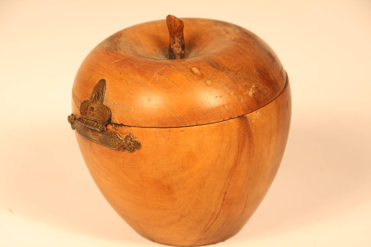19th Century Apple-Wood Carved Tea Caddy In Excellent Condition In Woodbury, CT