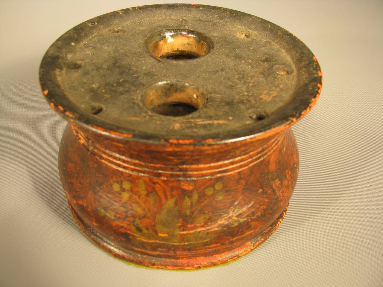 19th Century American Turned and Grain-Painted Inkwell For Sale 1