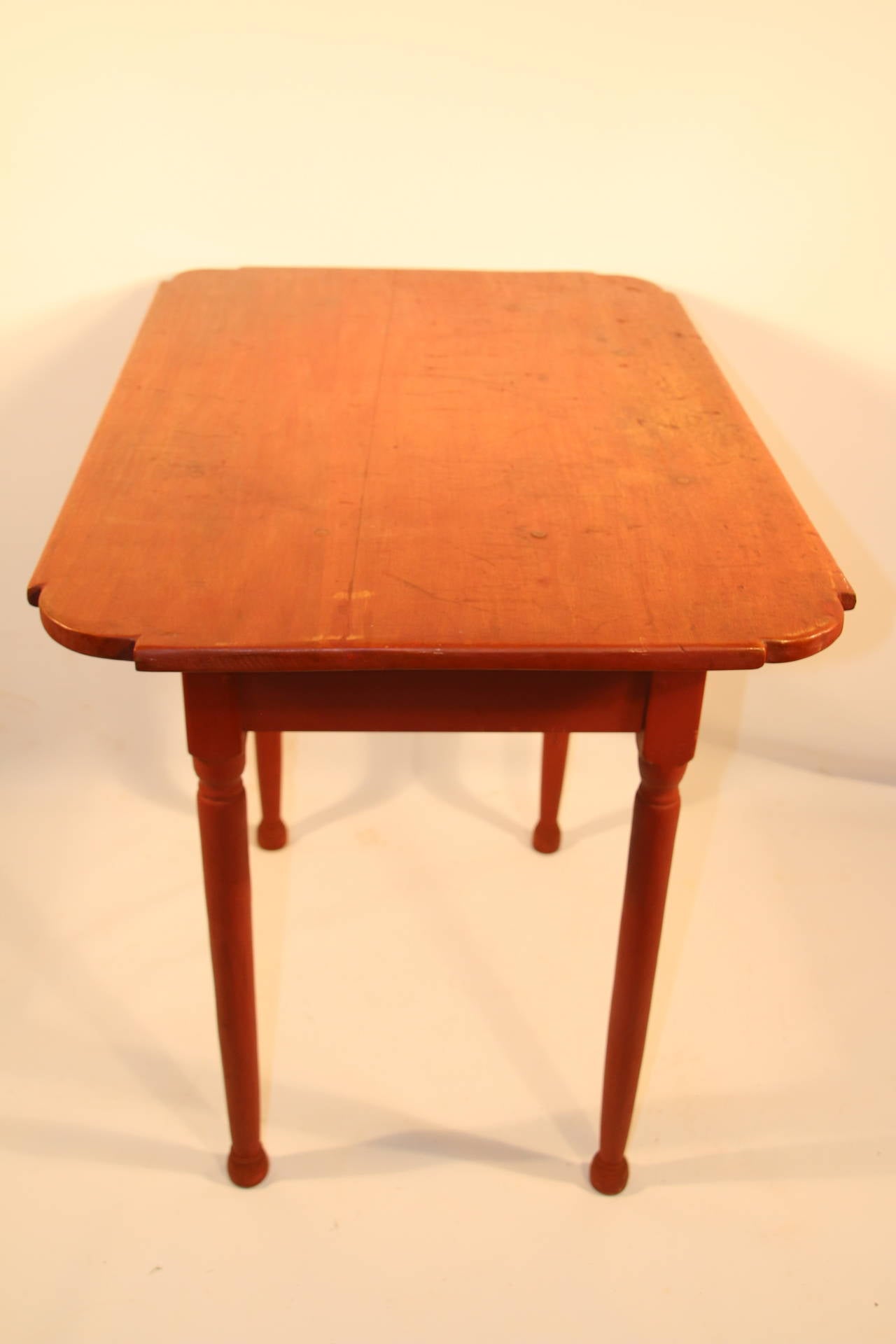 19th Century New England Red Painted Tap Table 1