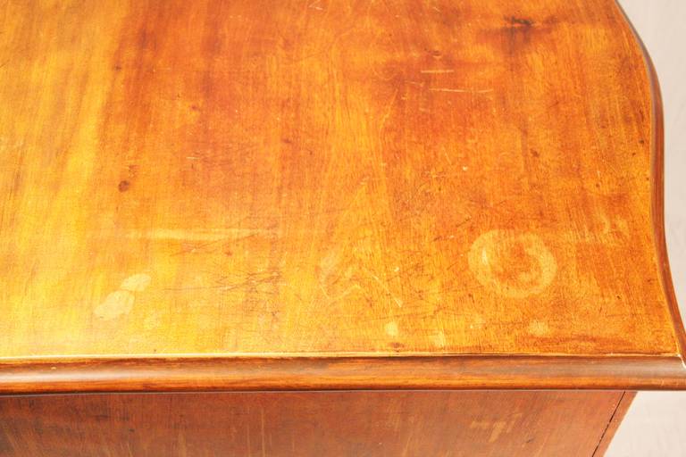 Mid-18th Century New England Maple Oxbow Chest of Drawers 5